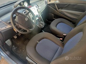 privato vende lancia Ypsilon