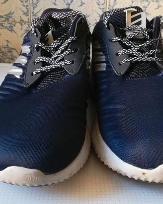 Adidas Blu modello AlphaBounce