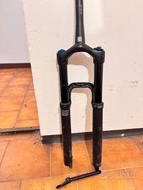 Forcella Fox Rhytm e mono Float Evol