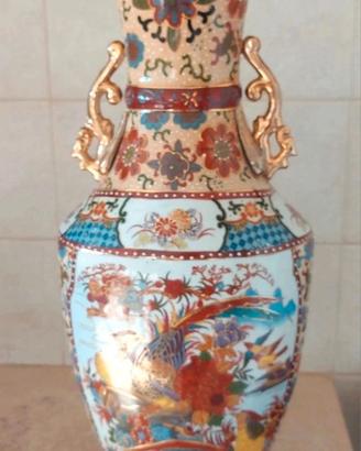 Vaso grande in porcellana cinese con dettagli oro