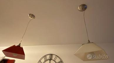 coppia di lampadari in vetro bianco e rosso