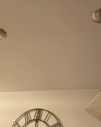 coppia di lampadari in vetro bianco e rosso