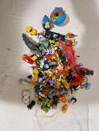 8 etti circa di sorpresine Kinder,Findus ecc