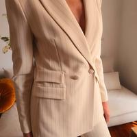 Tailleur beige gessato