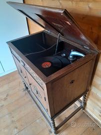 Grammofono a mobiletto