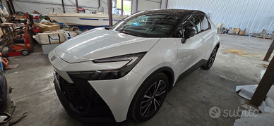 C-HR 1.8 lounge Bianco Perla 2024 solo 7000 km