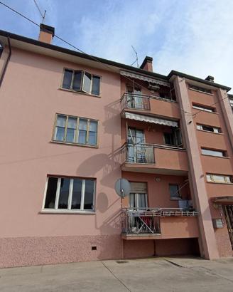 APPARTAMENTO TRICAMERE DAGLI AMPI SPAZI BEN DIS...