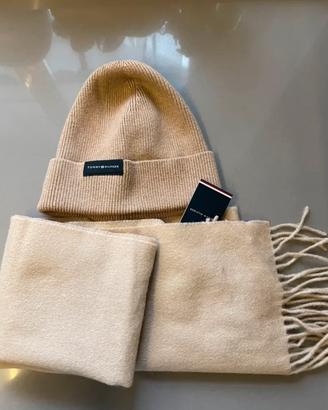 ✨ Set cuffia e sciarpa Tommy Hilfiger