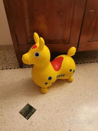 cavallino gonfiabile Rody giallo