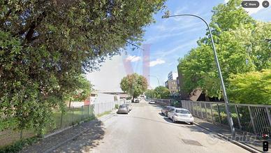 Immobile di 270 m² con 1 locale a Bologna