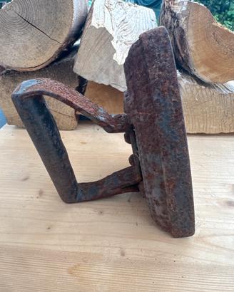 Ferro da stiro antico