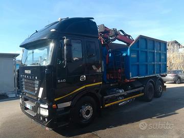 Iveco stralis con impianto scarrabile