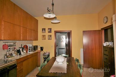 AP1142 - Guazzino appartamento con ingress