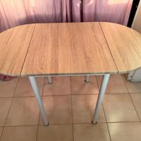 Tavolo salva spazio con ribalta + 2 sedie