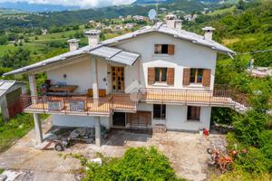 VILLA SINGOLA A ERBEZZO