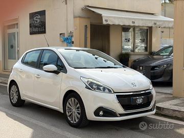 PEUGEOT 208 1.2 82 Business