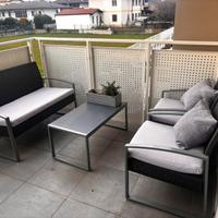 Set divano e sedie in metallo da esterno