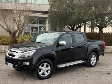 Isuzu D-Max 2.5 Crew Cab Solar A/T 4WD
