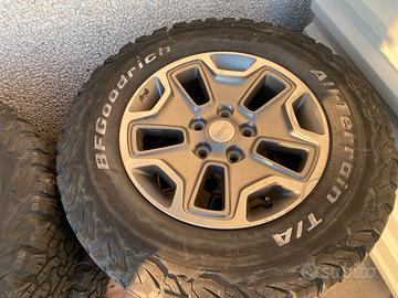 4cerchi in lega 17 jeep rubicon con gomma goodrich