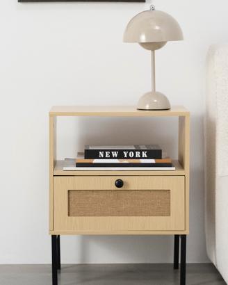 comodino con cassetto