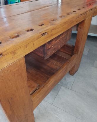 Tavolo in legno da falegname con 3 morse
