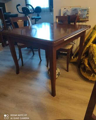 Tavolo in massello allungabile+ 4 sedie