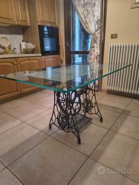 Tavolo in vetro di design