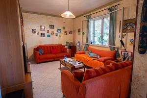 Porzione di villa bifamiliare con giardino V114