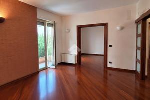 4 LOCALI A BARI