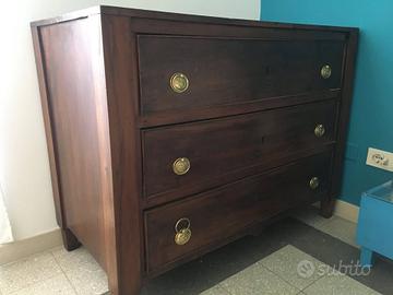 Cassettiera antica in noce