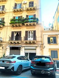 Via xx settembre, negozio su due livelli