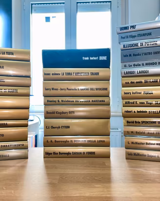 Lotto Libri Cosmo oro e argento