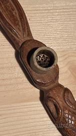 Pipa  in legno intagliato a mano, stile etnico.