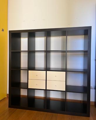 Libreria Kallax Ikea con 4 cassetti