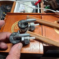 coppia rubinetti benzina originali per bmw epoca