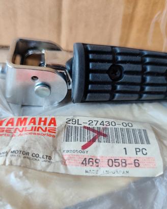 PEDALINA POSTERIORE SINISTRA ORIGINALE YAMAHA NUOV