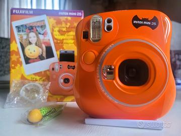 Fujifilm Instax Mini 25 – Halloween Edition –