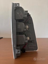 Fanale posteriore sinistro Ford Ranger