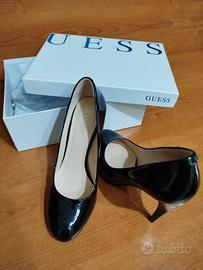 Décolleté Guess nero lucido