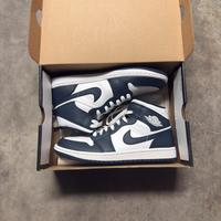 Jordan 1 mid