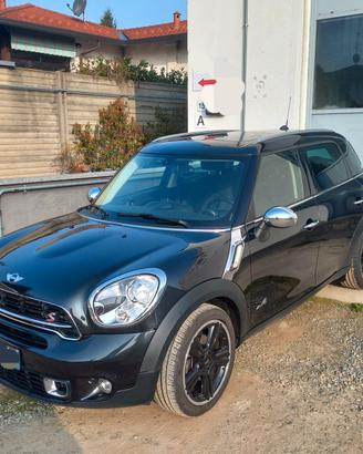 mini countryman quattro ruote motrici.