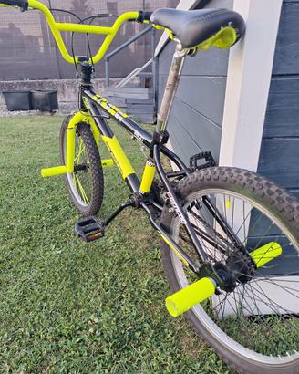 bicicletta BMX