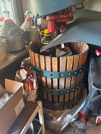 Attrezzatura per fare il vino