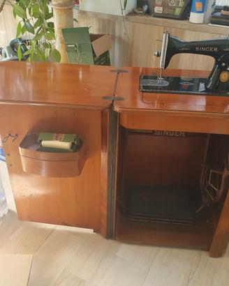 Macchina da Cucire SINGER con  Mobile in Legno