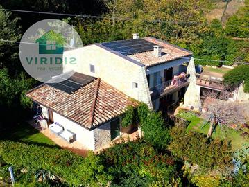Villa di 254 m² con più di 5 locali a Perugia