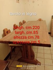 Tavolo in legno massello e 10 sedie in legno abete