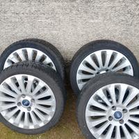 Cechi in lega Ford fiesta da 16 con gomme 