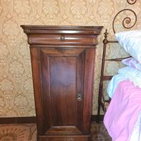 Comodino Cappuccino Vintage in legno di noce