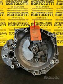 OPEL INSIGNIA cambio manuale usato A20DTH