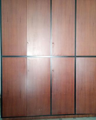Armadio in legno